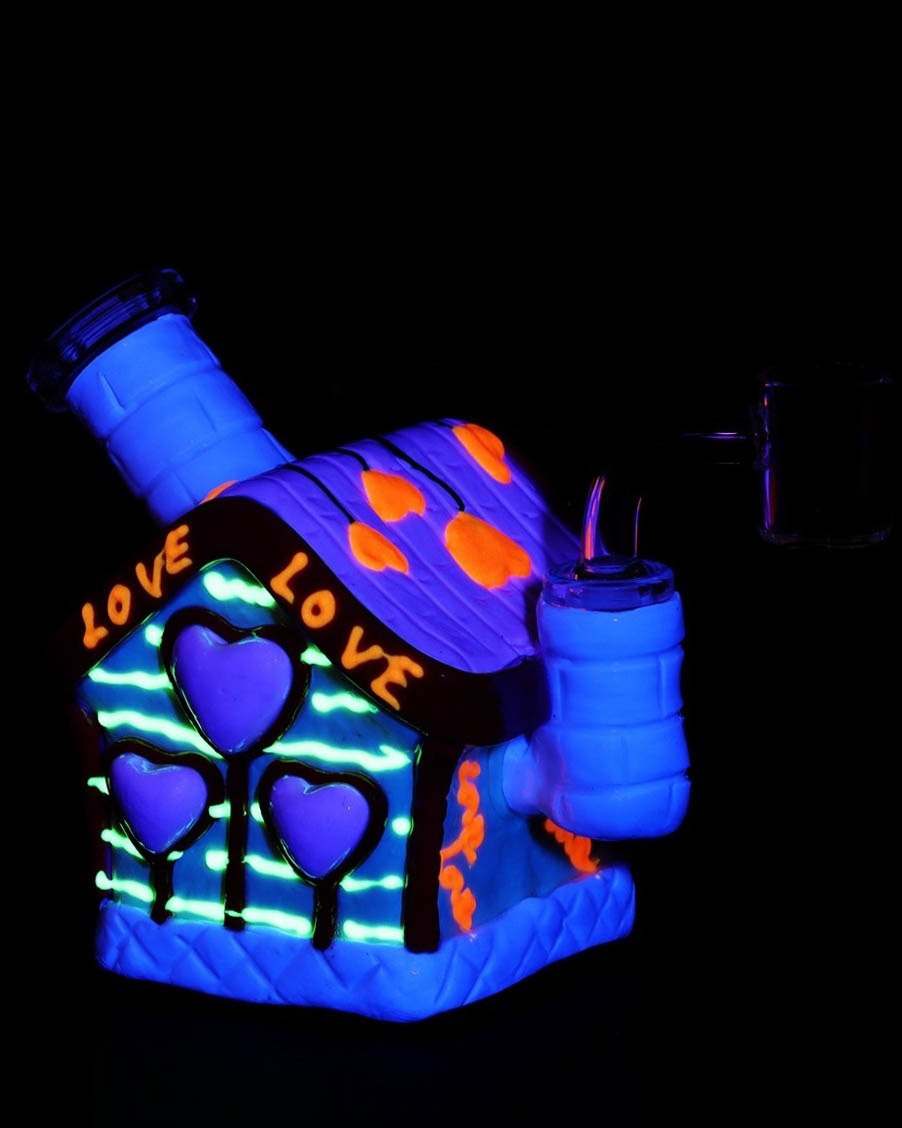 Love Glow Cottage Bong