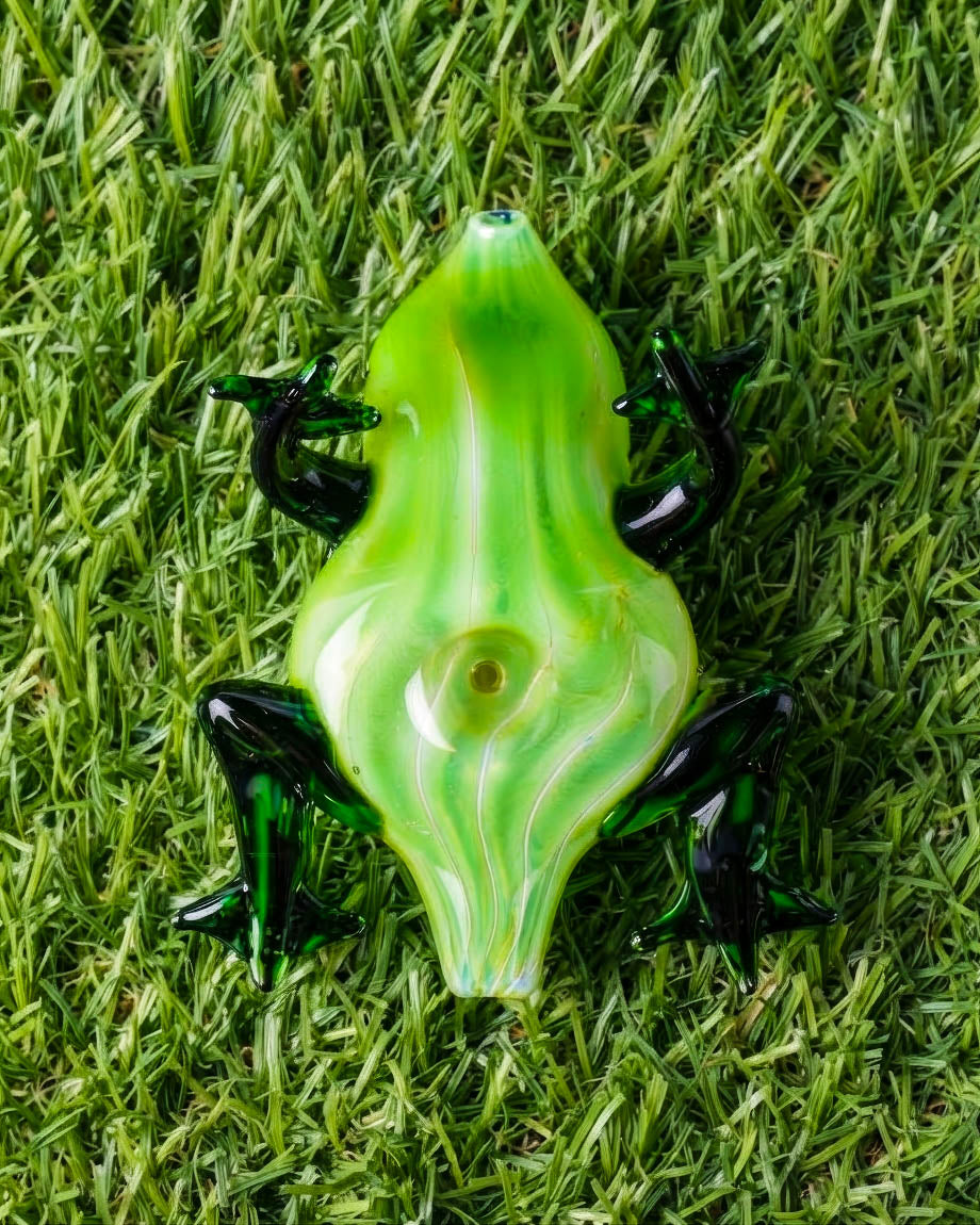 Froggy Belle Glass Pipe