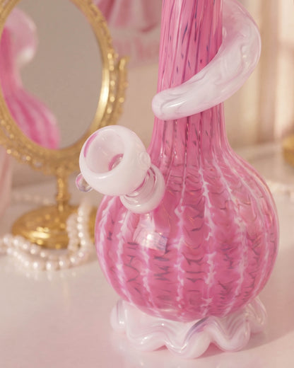 Ribbon Belle Vase Bong