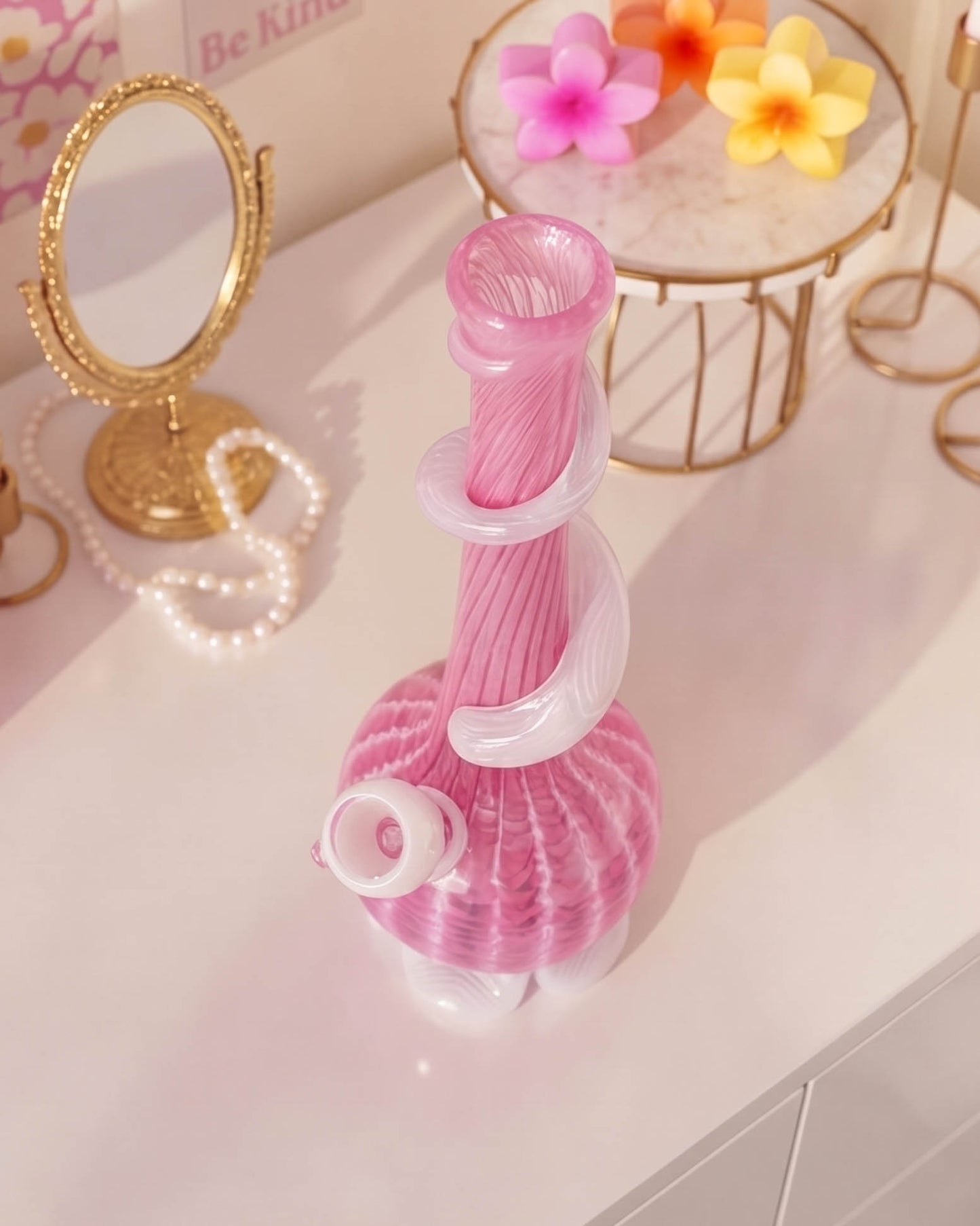 Ribbon Belle Vase Bong